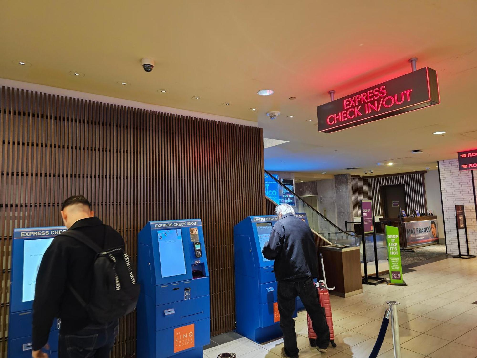 Coolest Bar Hoping Linq Casino Hotel Strip 拉斯维加斯 外观 照片